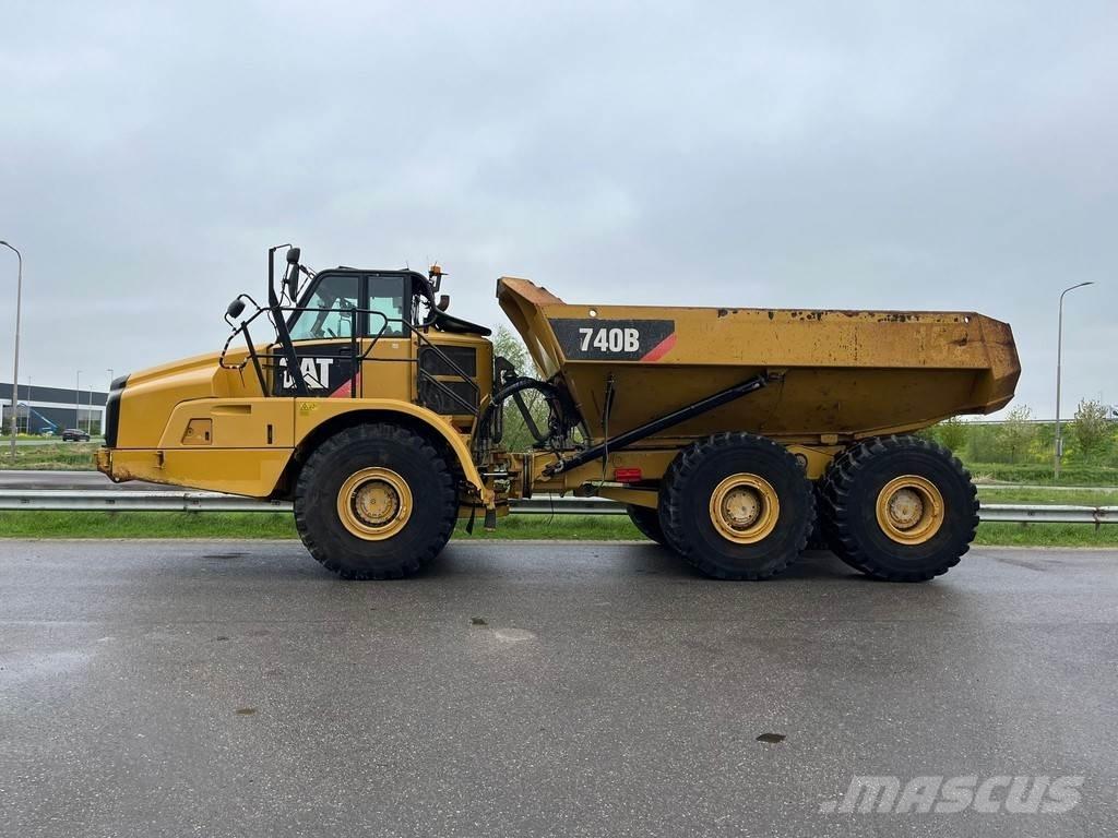 CAT 740B Дъмпери/моторни превозни средства