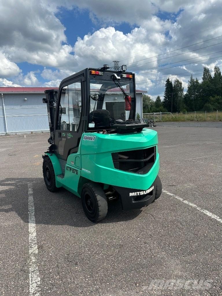 Mitsubishi FD40N Дизелови камиони