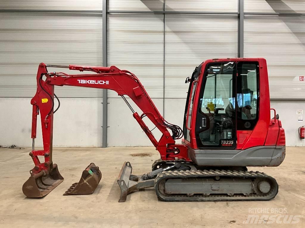 Takeuchi TB 235 Мини екскаватори < 7 т