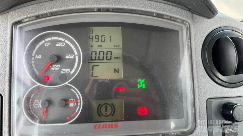 CLAAS Axion 820 Трактори
