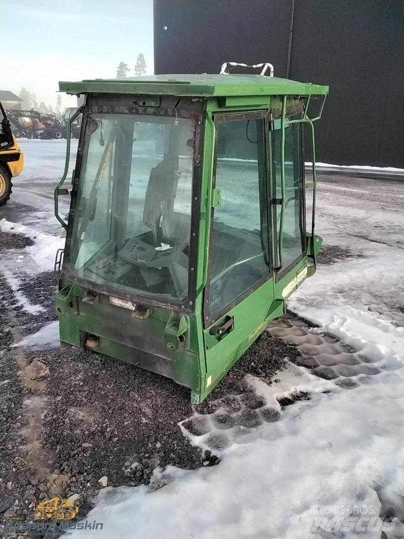 John Deere 1710 Кабина