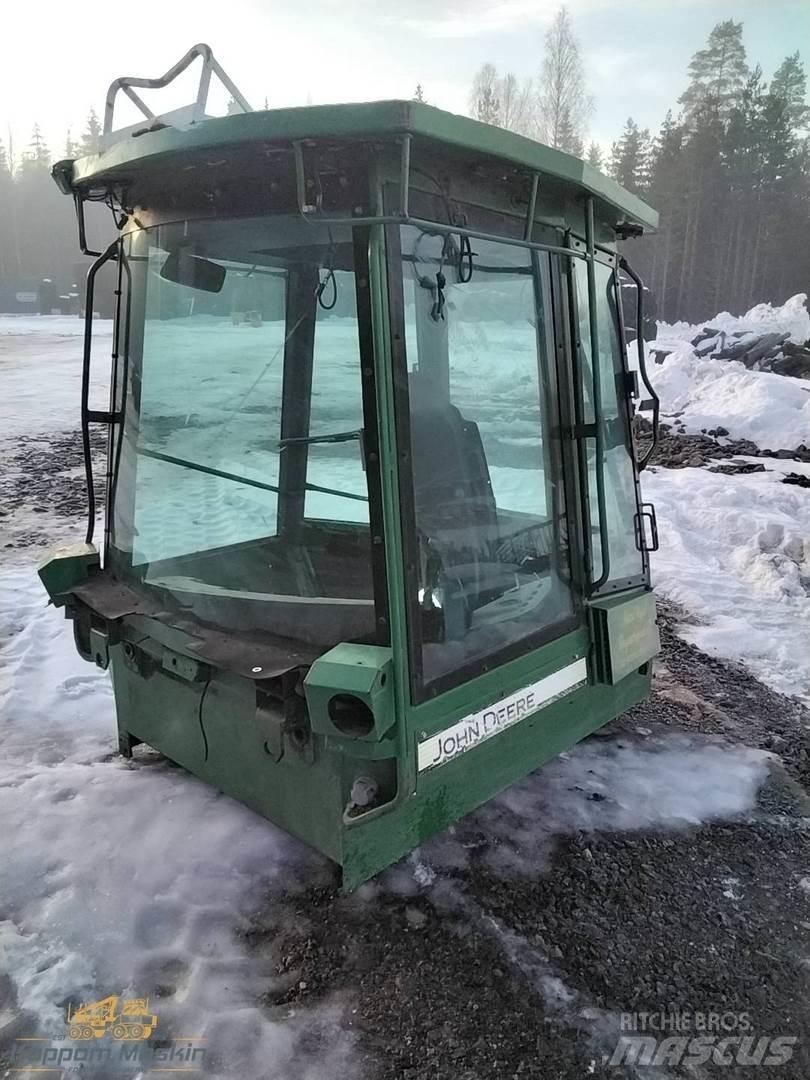 John Deere 1710 Кабина