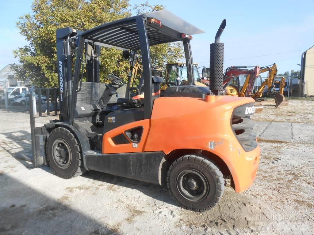 Doosan D50SC-09 Дизелови камиони