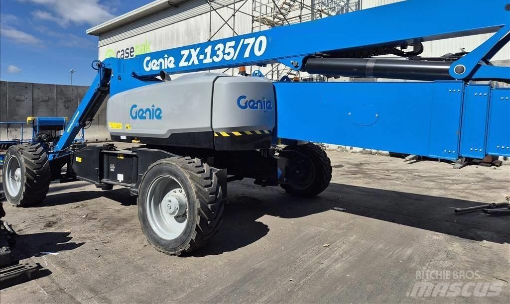 Genie ZX 135/70 Съчленени стрелови подемници