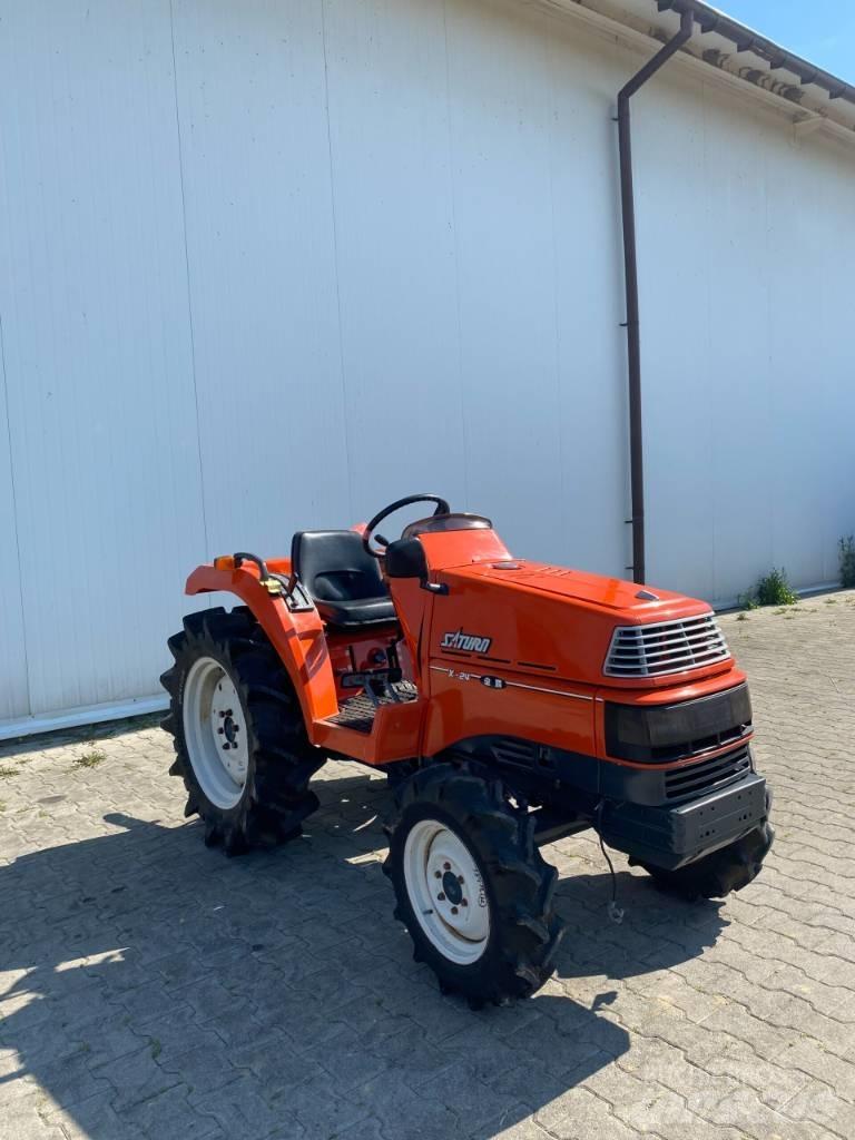 Kubota SATURN X24D Компактни трактори