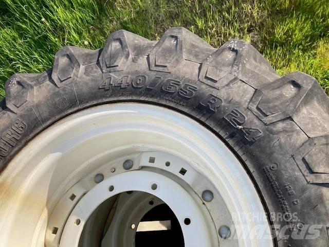 Trelleborg 440/65R24 Колелета/Гуми