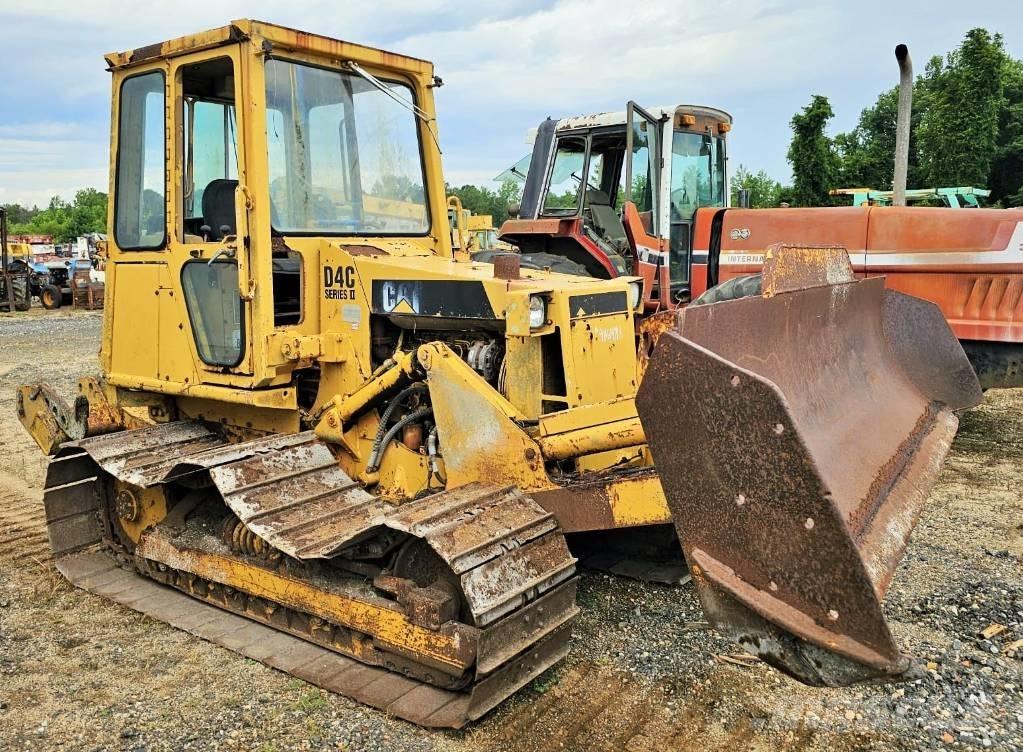 CAT D 4 C Верижни булдозери

