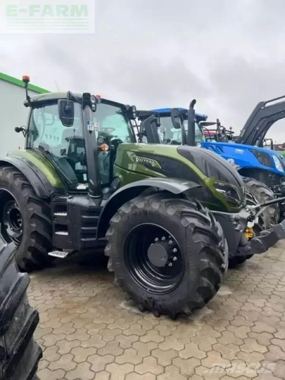 Valtra t215a Трактори
