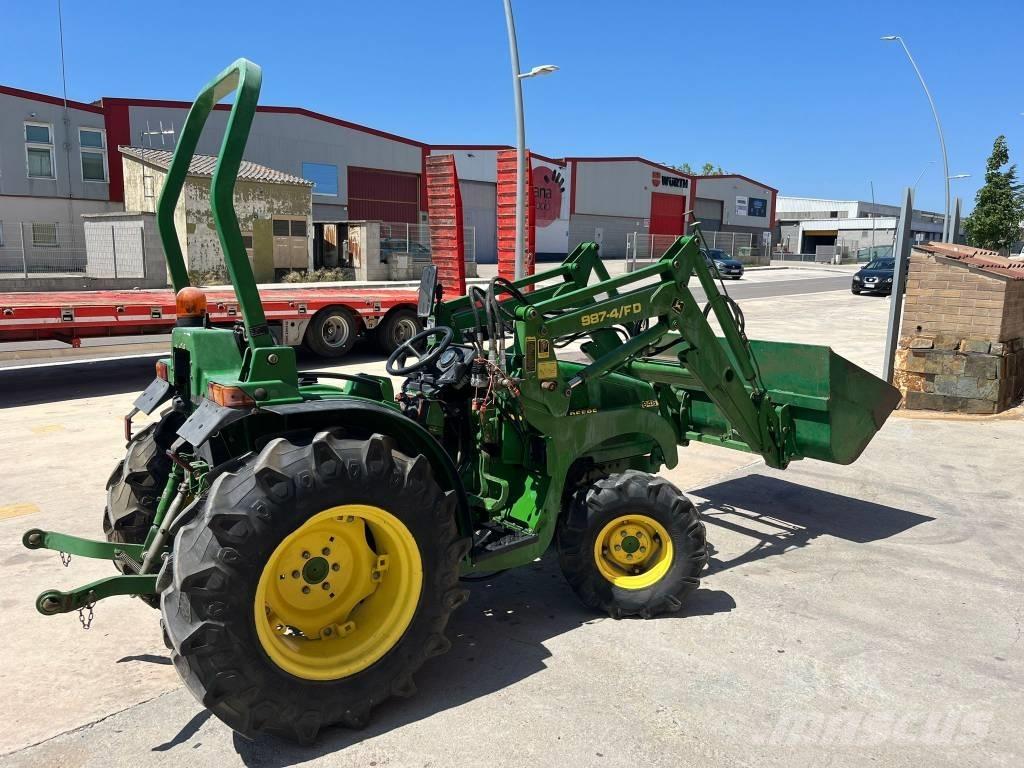 John Deere 946 Трактори