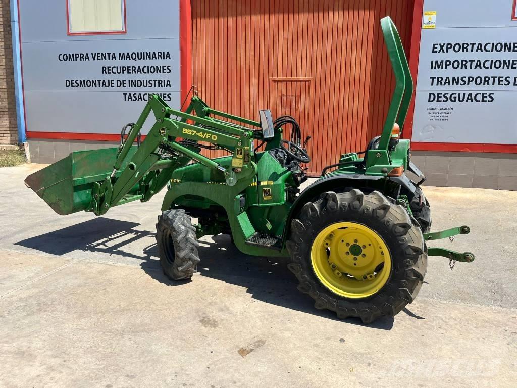John Deere 946 Трактори
