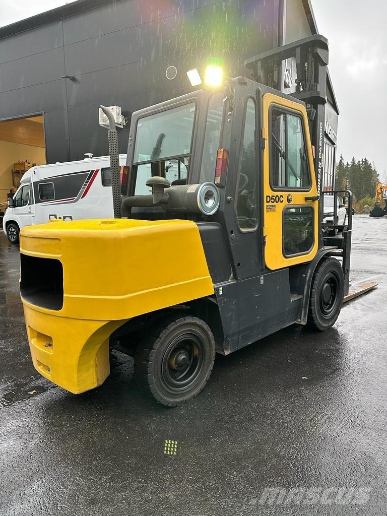 Doosan Daewoo D50-C2 Дизелови камиони