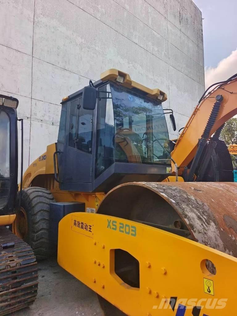 XCMG XS 203 J Еднобарабанни ролки
