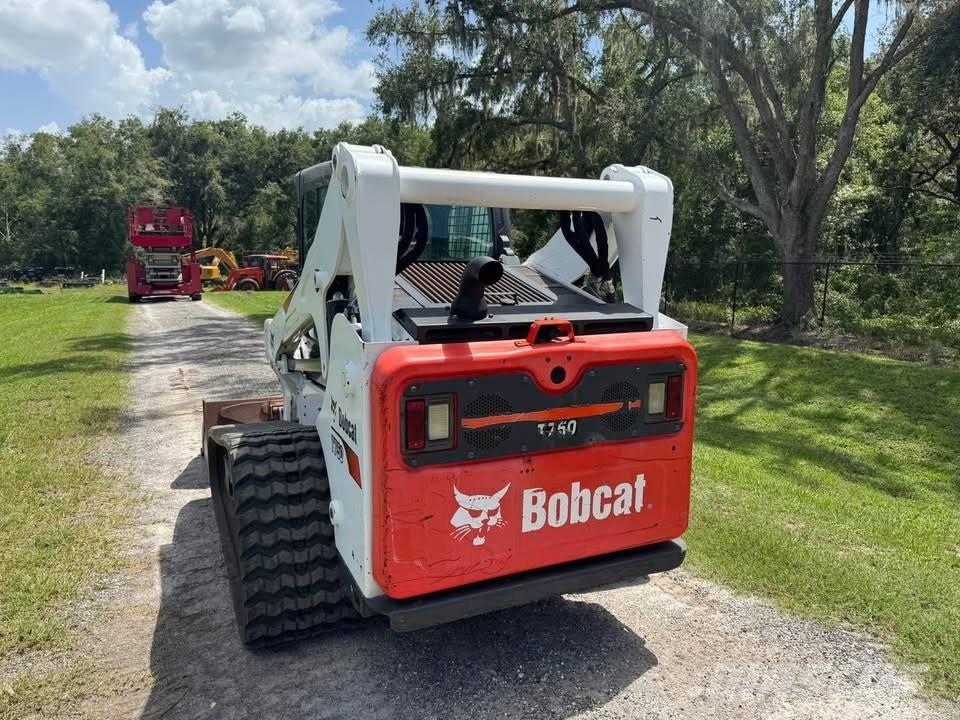 Bobcat T750 Мини товарачи
