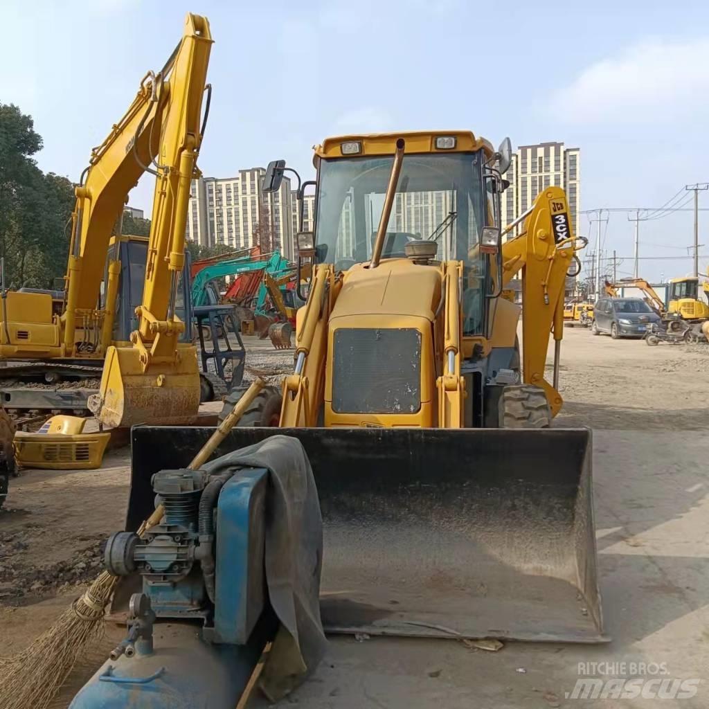 JCB 3CX Товарач със заден ексватор