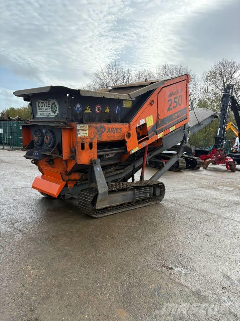 Arjes 250 Evo Мобилни трошачки
