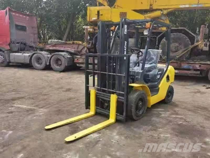 Komatsu 3Ton Дизелови камиони
