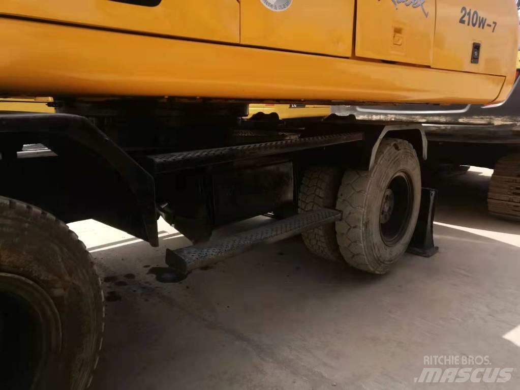 Hyundai 210-7 Колесни екскаватори