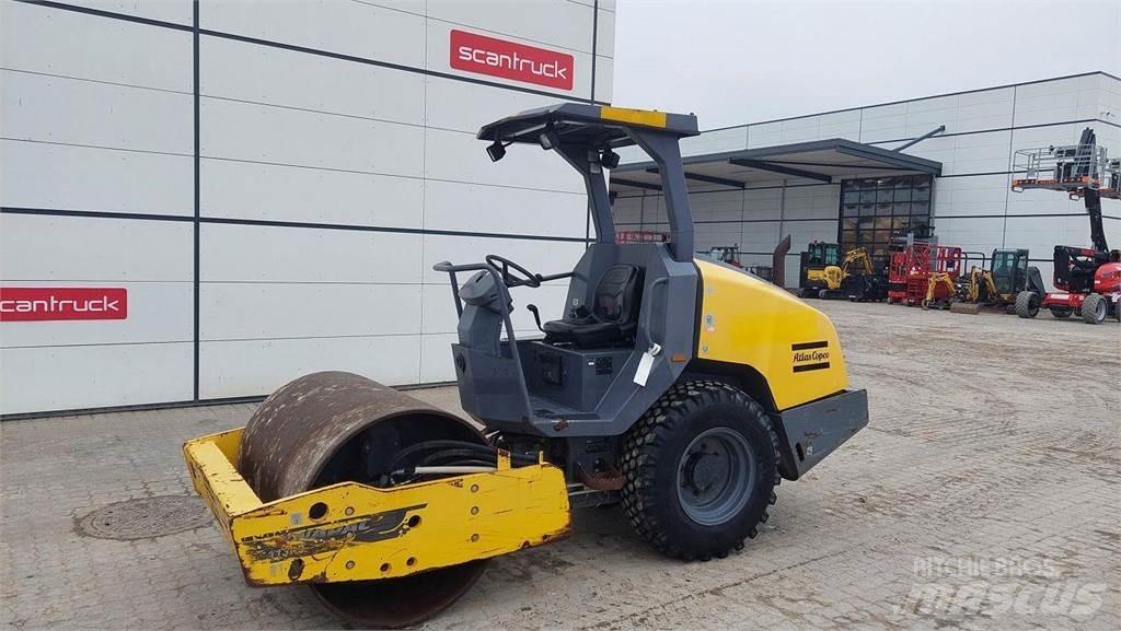 Dynapac CA1300D Валяк
