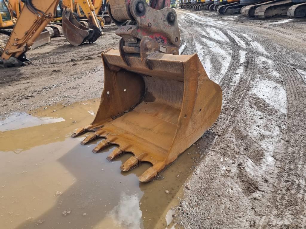 JCB JS220 LC T4 Верижен екскаватор