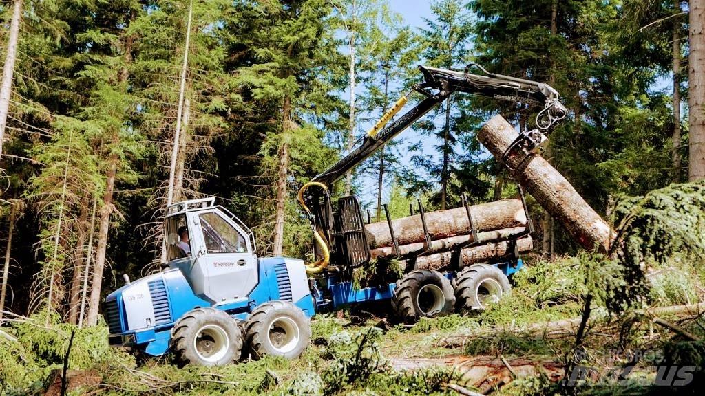 Novotný LVS 720 Форуардери