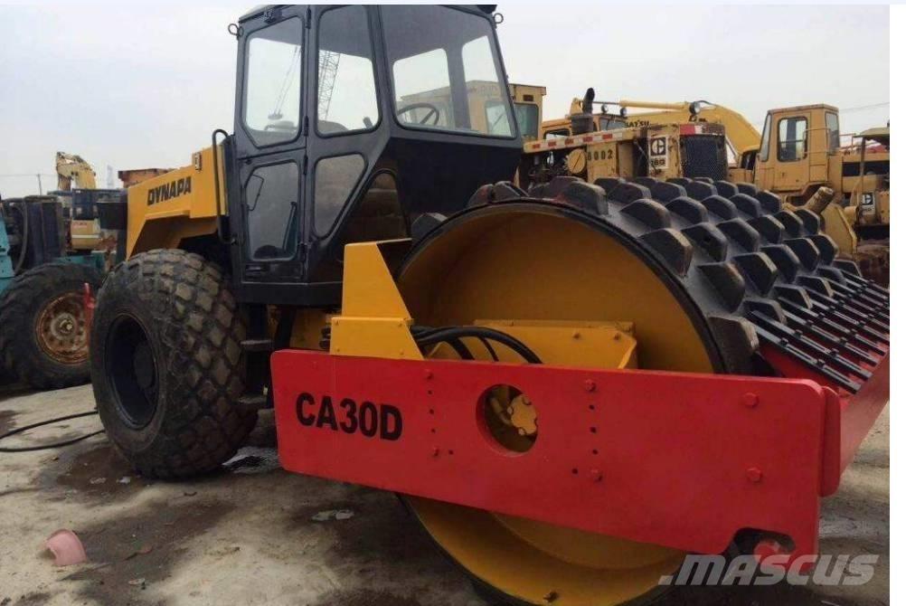 Dynapac CA 30 D Еднобарабанни ролки
