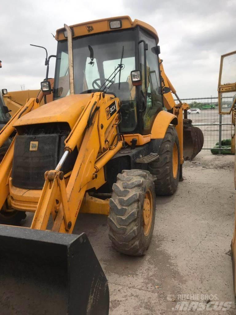 JCB 3cx Товарач със заден ексватор