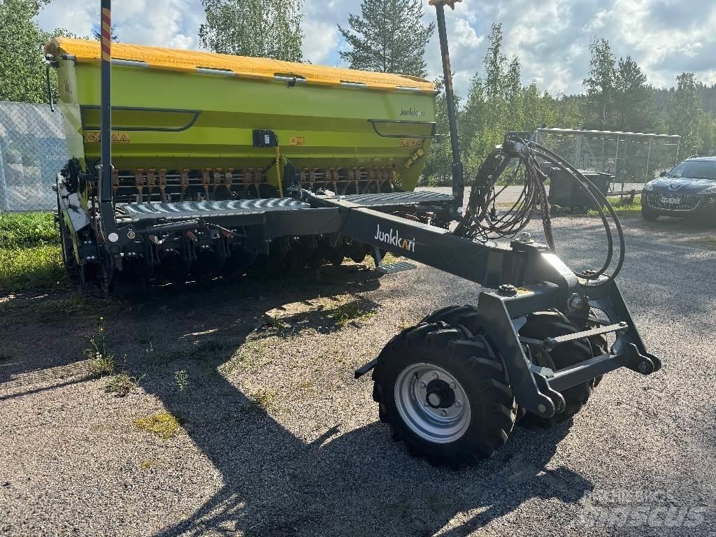 Junkkari D400 Plus Комбинирани редосеялки
