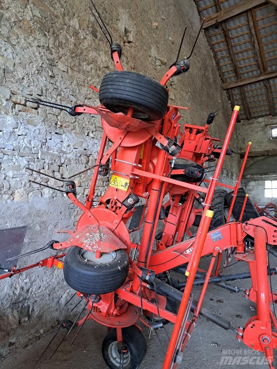 Kuhn GF7902 Гребла и сенообръщачки
