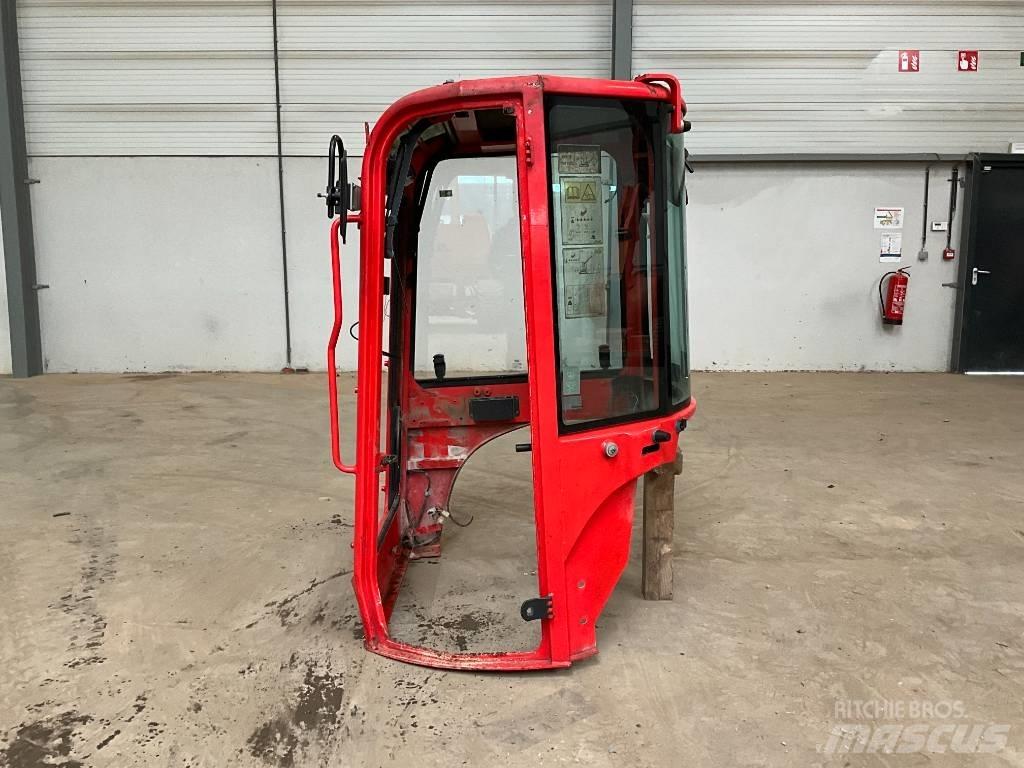 Yanmar Vio 25-6 Кабина