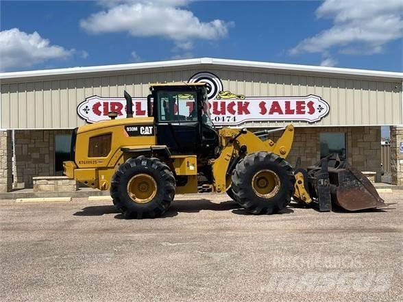 CAT 930M Колесни товарачи