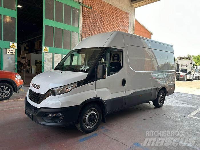 Iveco 35S16 Ванове за доставки