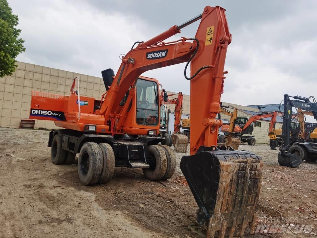 Doosan DH 150 W-7 Колесни екскаватори
