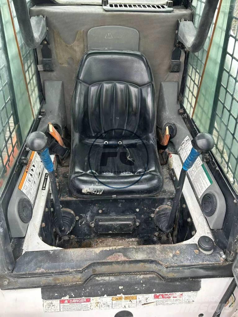 Bobcat S 330 Мини товарачи
