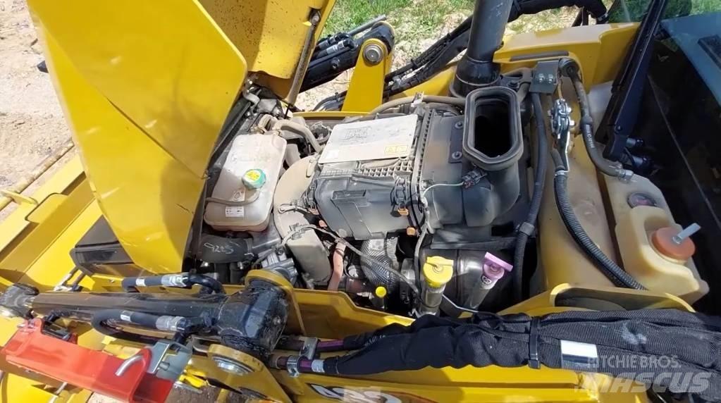 CAT 432 Товарач със заден ексватор