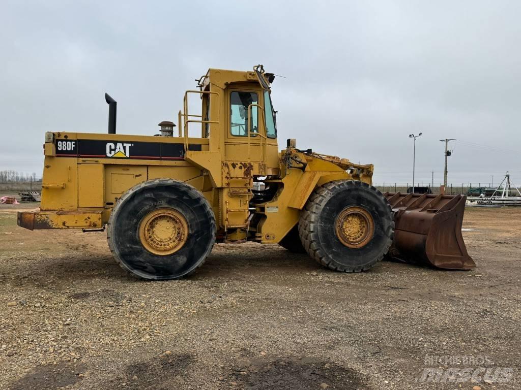 CAT 980 F Колесни товарачи
