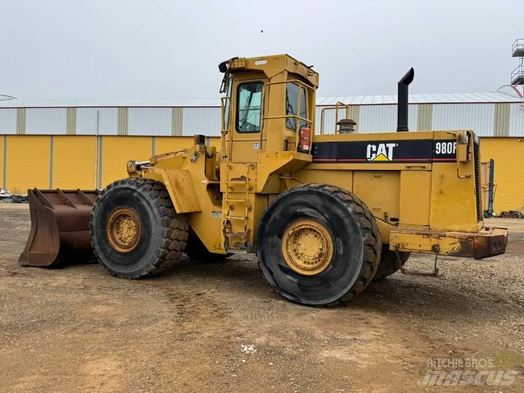 CAT 980 F Колесни товарачи