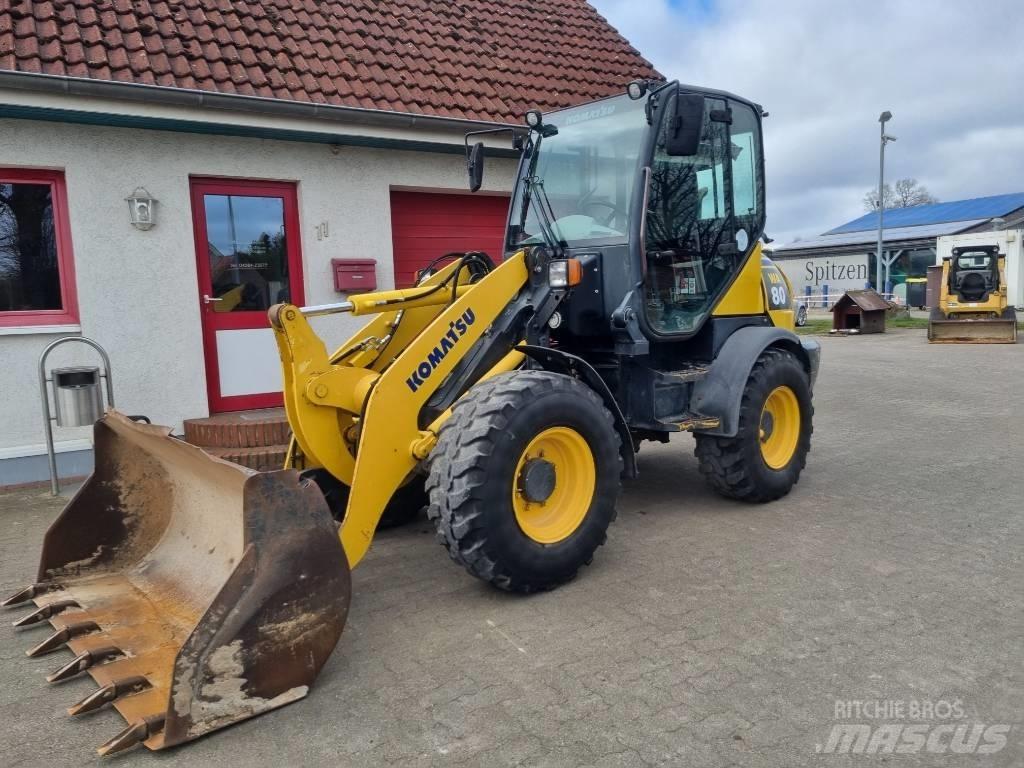 Komatsu WA 80-5 Колесни товарачи