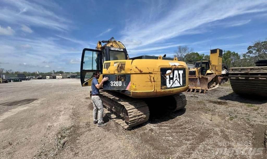 CAT 320 D Верижен екскаватор