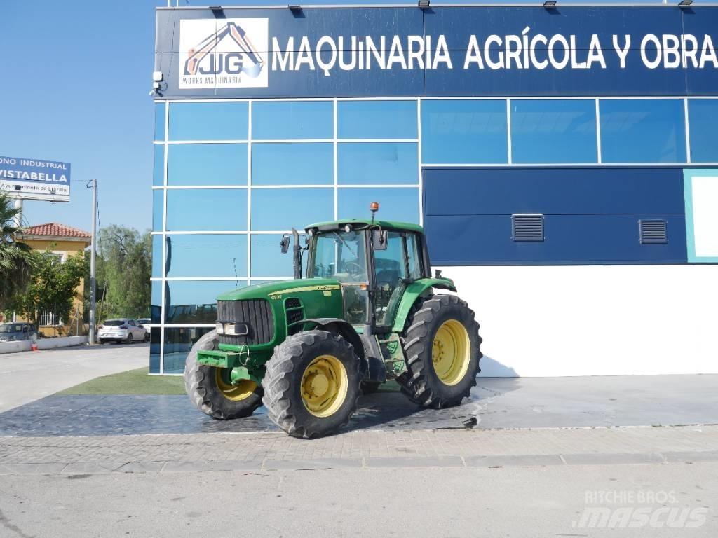 John Deere 6930 Трактори