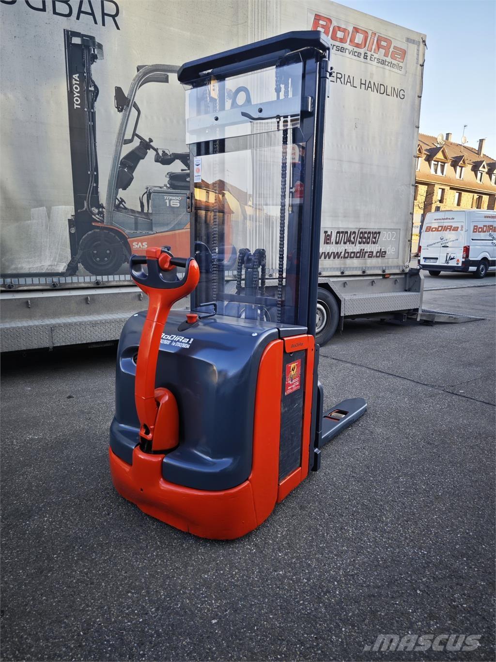 Linde L14 Самоходни товарачи