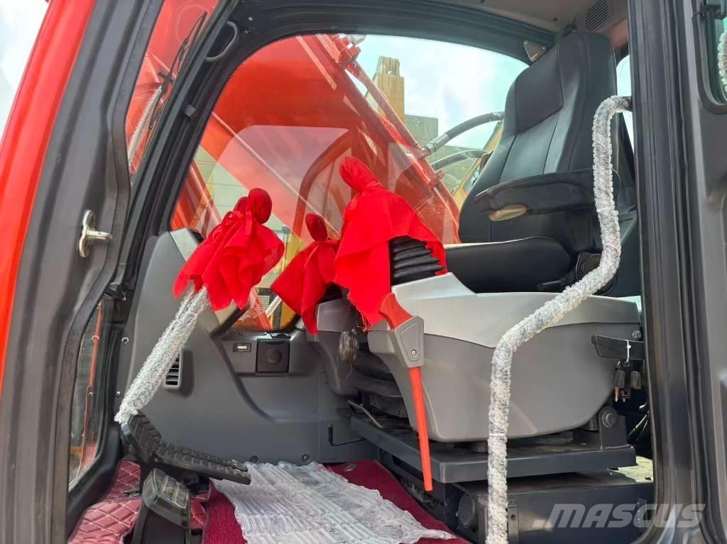 Doosan 225 LC Верижен екскаватор