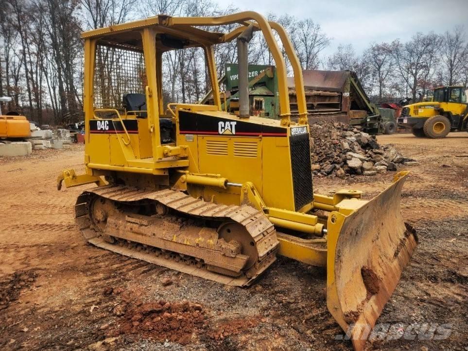 CAT D 4 C Верижни булдозери
