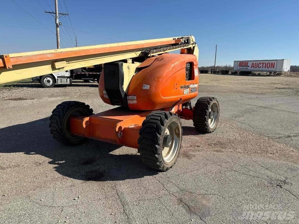 JLG 600A Съчленени стрелови подемници