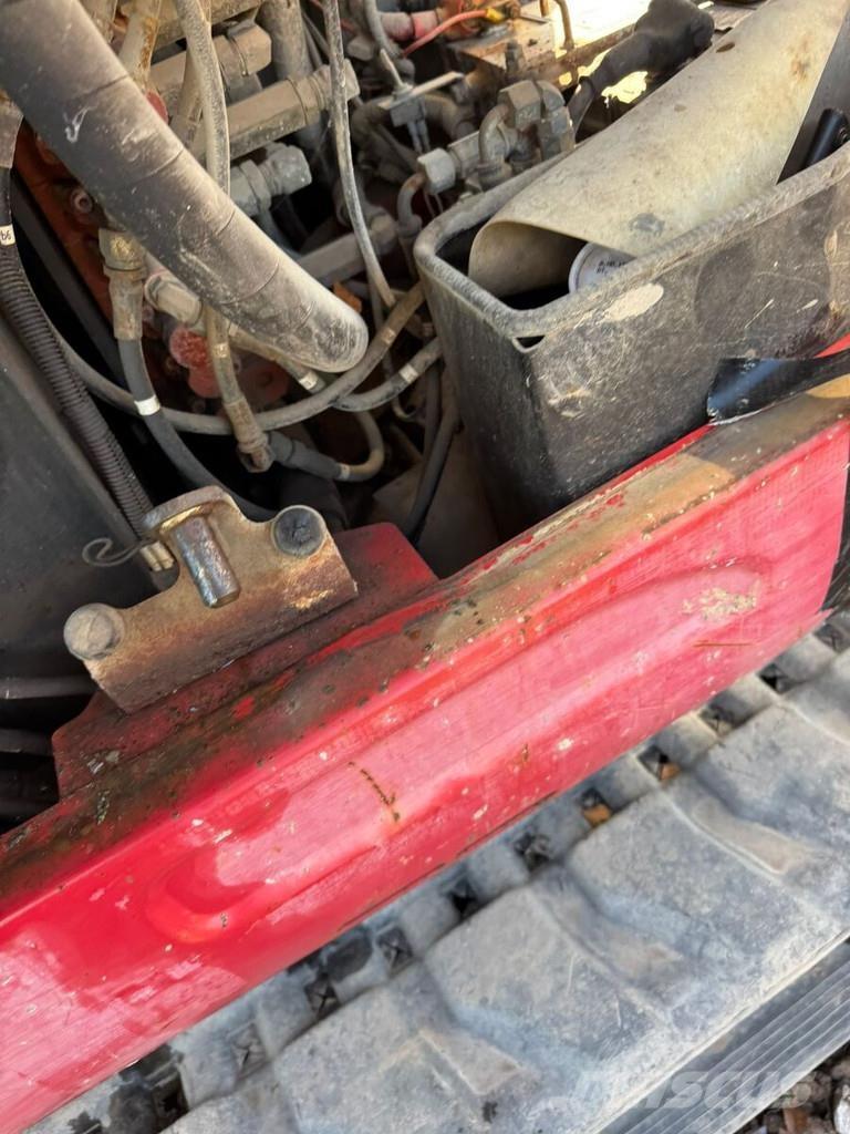 Takeuchi TB260 Мини екскаватори < 7 т