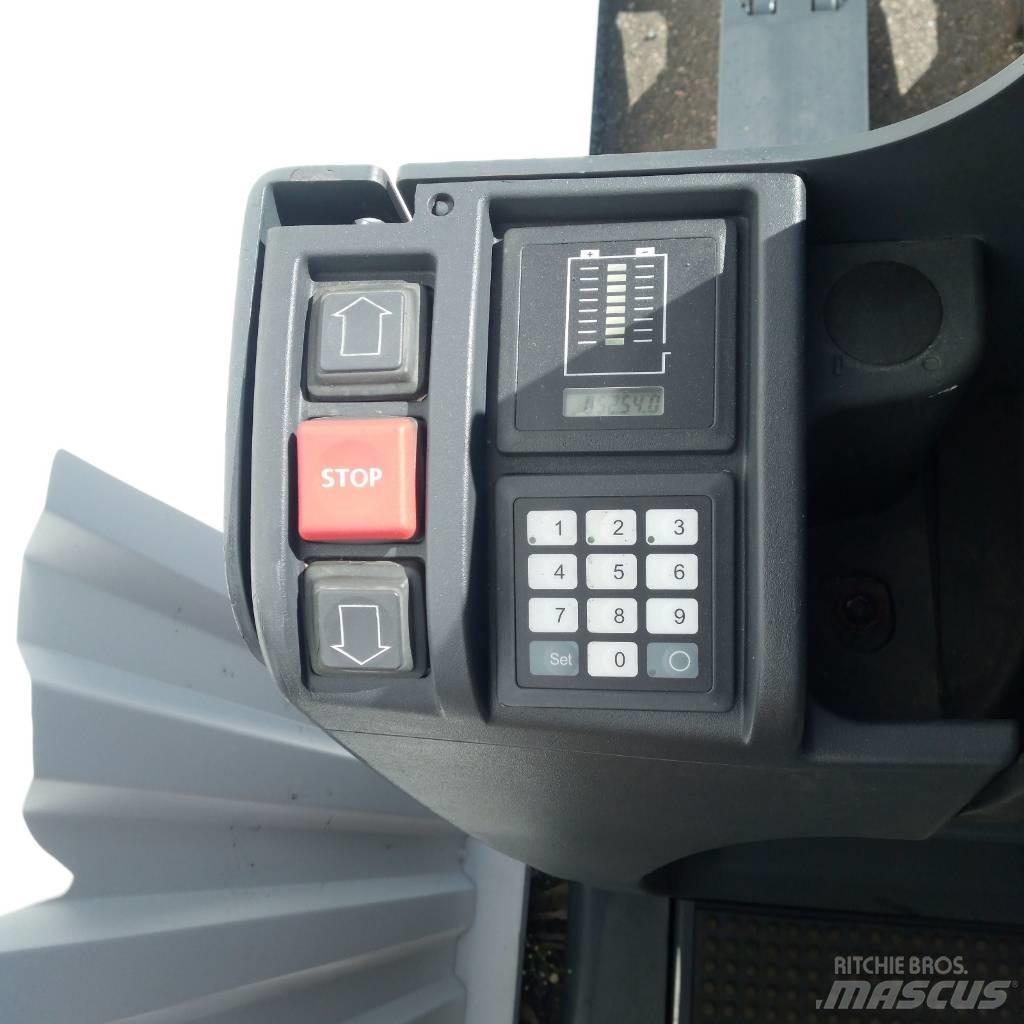 Jungheinrich ECE 220 Машини за комисиониране нископовдигачи