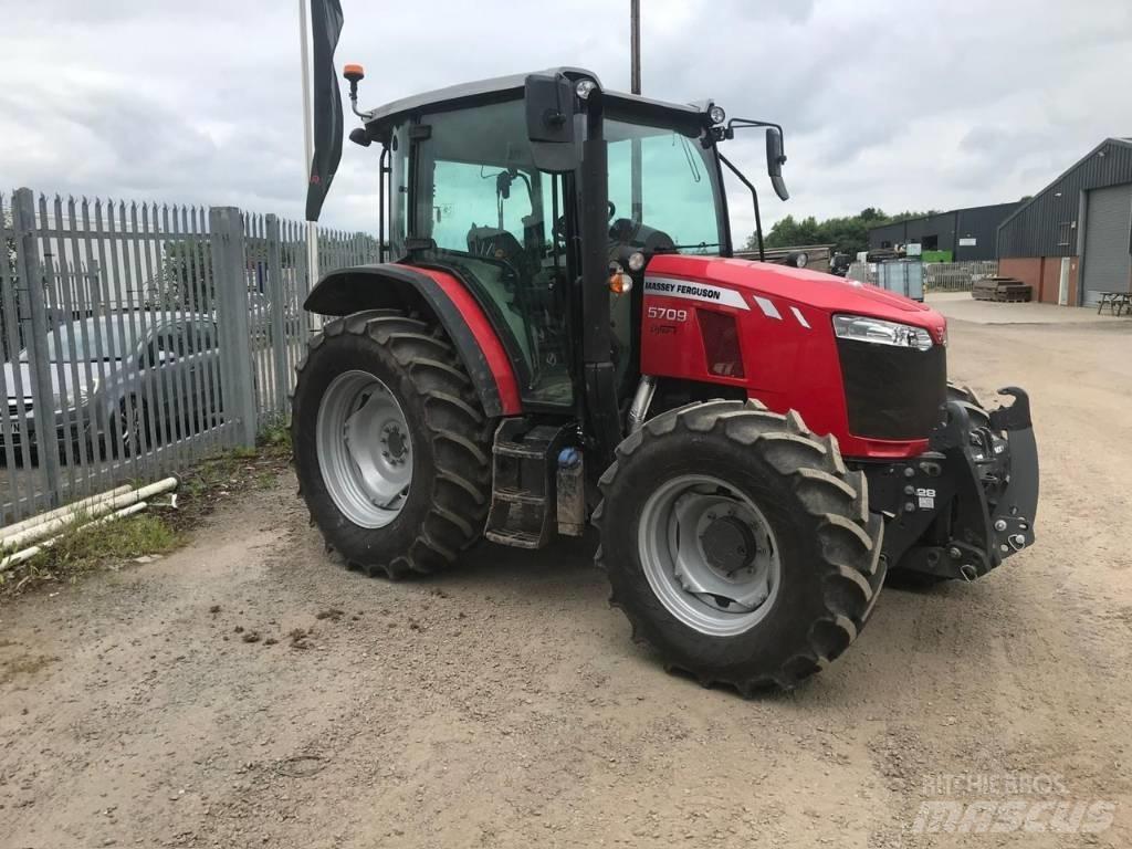 Massey Ferguson 5709 Трактори