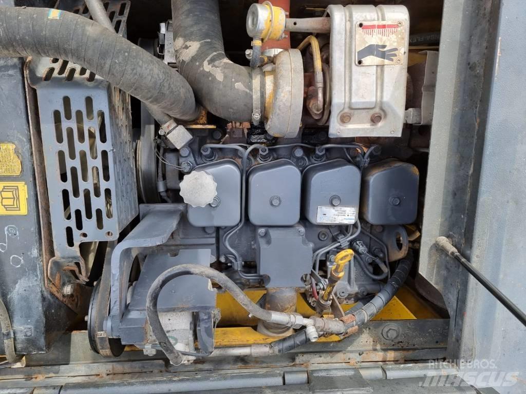 Komatsu PW 130-7K Колесни екскаватори