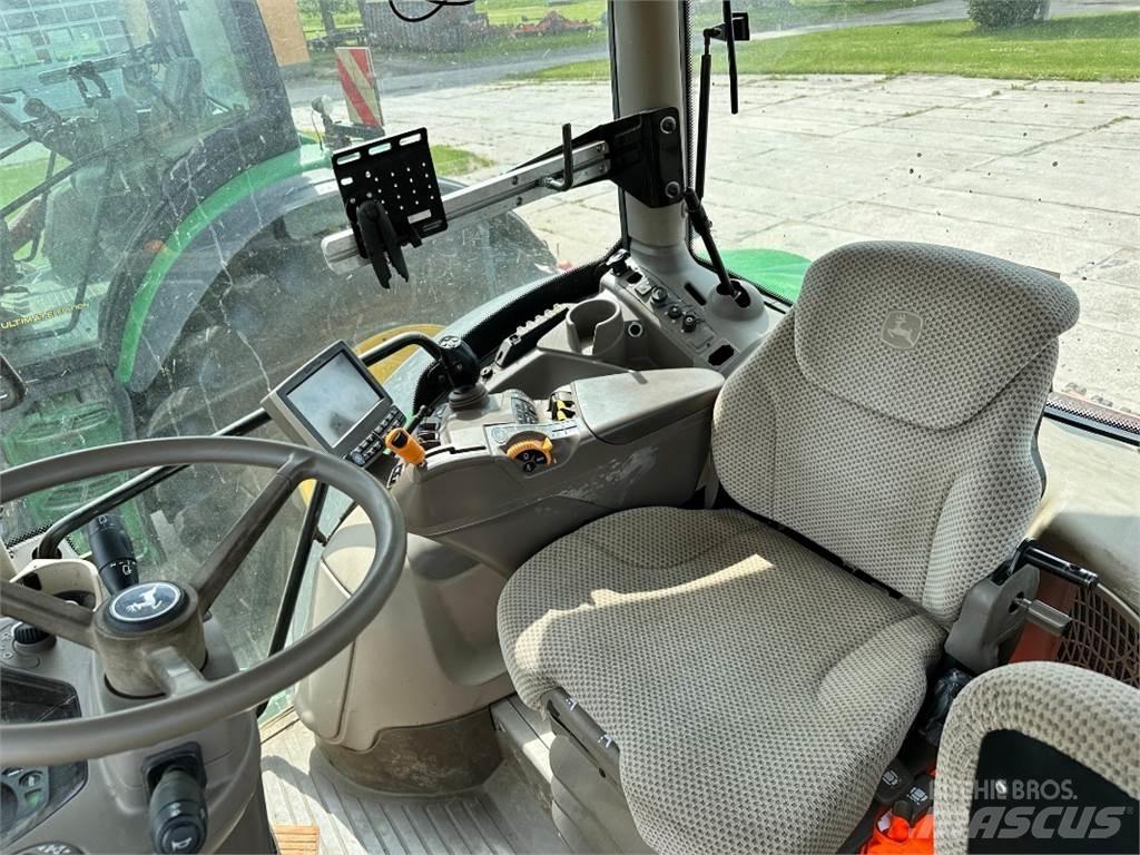 John Deere 6215R Трактори