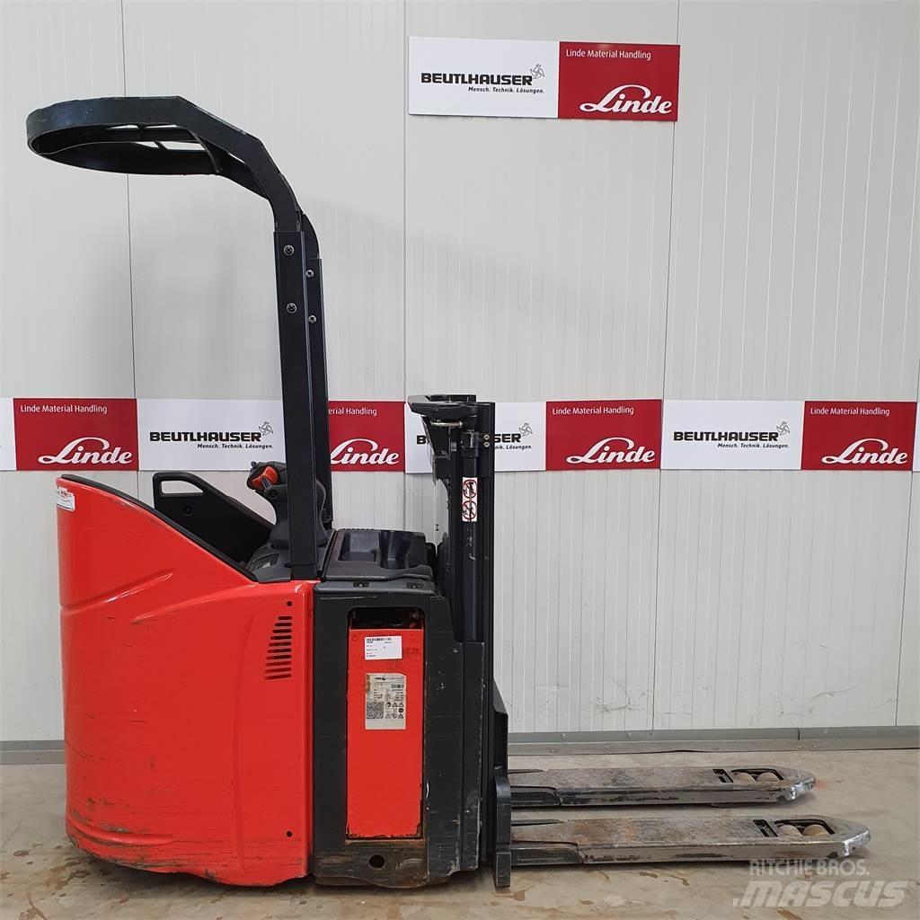 Linde D12SP Колички високоповдигачи с теглич