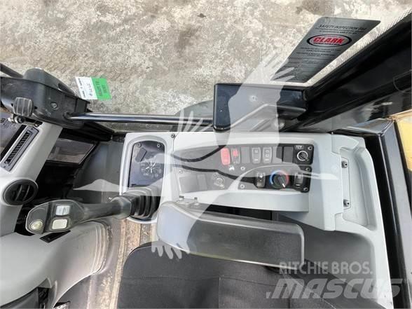 CAT 908M Колесни товарачи